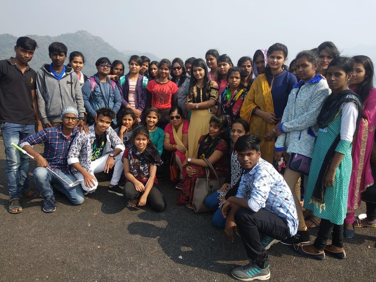 DST Group students on an educational outing