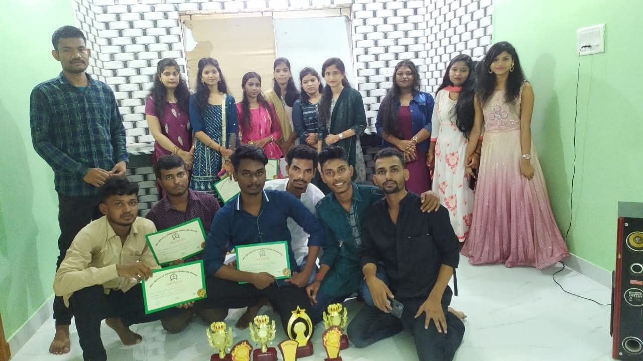 Student achievements, certificates and awards at DST Group